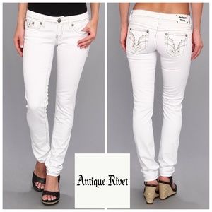 🆕Antique Rivet Juniors Frost White Slim Fit Stud